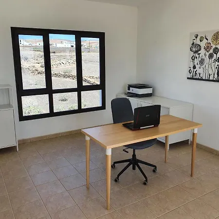 Montana Lanzarote - Large Private Pool - Sleeps 10 * El Mojon (Canary)