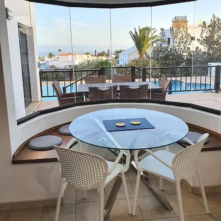 Montana Lanzarote - Large Private Pool - Sleeps 10 *