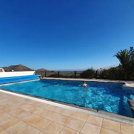 Montana Lanzarote - Large Private Pool - Sleeps 10 Villa El Mojon (Canary)