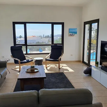 Montana Lanzarote - Large Private Pool - Sleeps 10 *