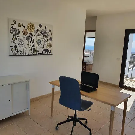 Montana Lanzarote - Large Private Pool - Sleeps 10 Villa