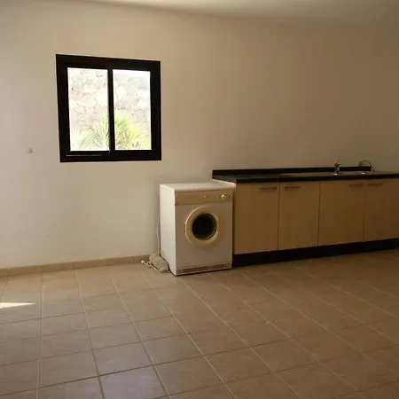Villa Montana Lanzarote - Large Private Pool - Sleeps 10 *