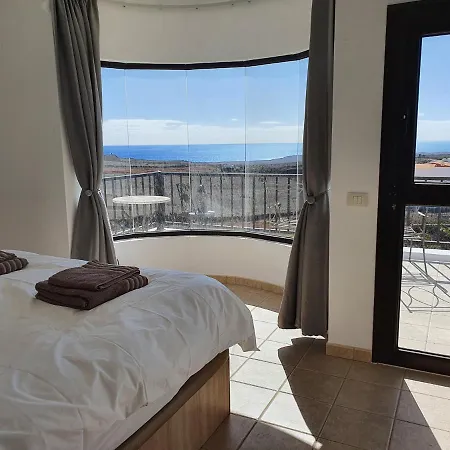 Montana Lanzarote - Large Private Pool - Sleeps 10 Villa *
