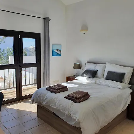 Villa Montana Lanzarote - Large Private Pool - Sleeps 10 El Mojón