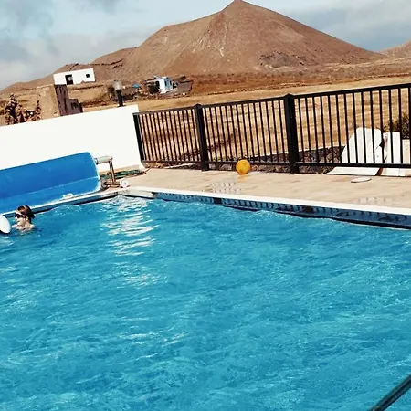 Montana Lanzarote - Large Private Pool - Sleeps 10 El Mojón