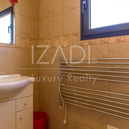 Villa Montana Lanzarote - Large Private Pool - Sleeps 10 El Mojón